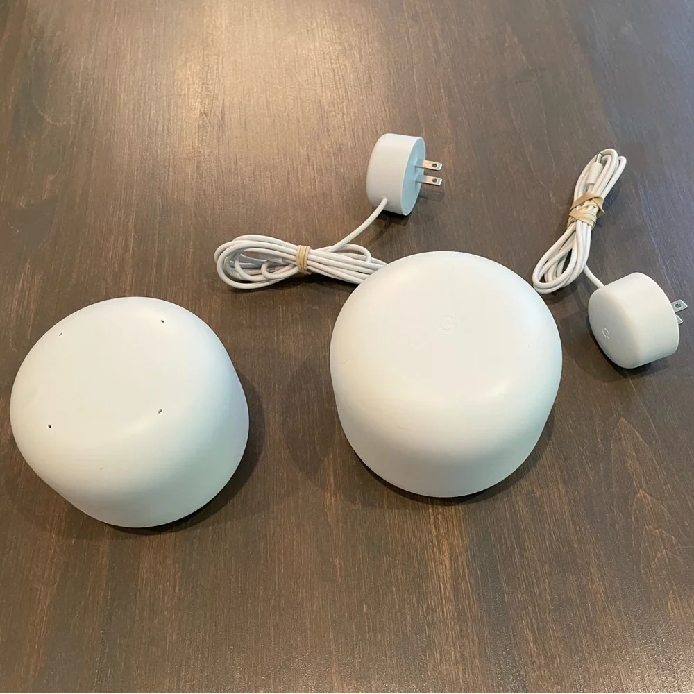 Nest Wifi - Mesh Router AC2200 and 1 Point with Google Assistant - 2 Pack - Snow